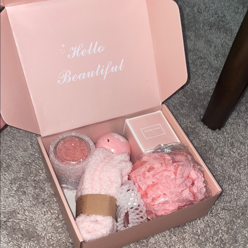 Pink Women's Bath & Body Gift Set - Relaxing Spa Essentials